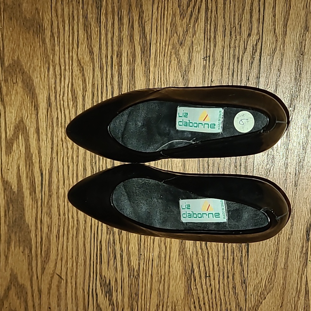 Liz Claiborne black patent leather dress shoes heels